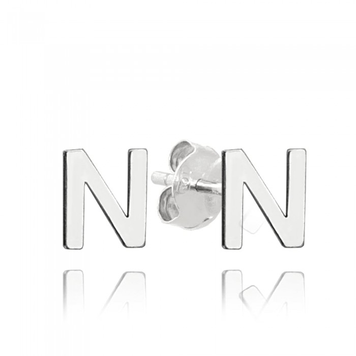 Kolczyki srebrne na sztyft - literka "N"