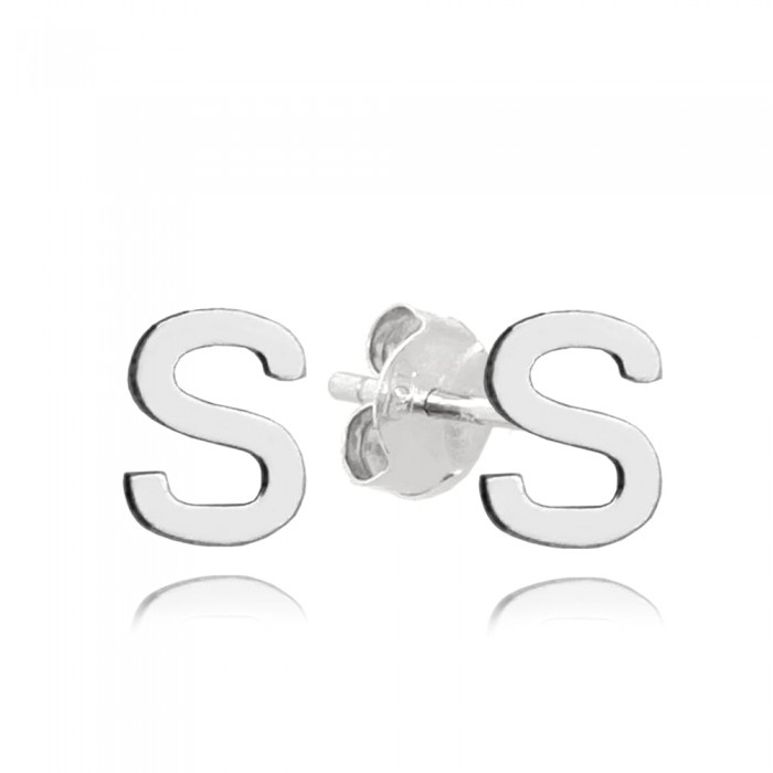 Kolczyki srebrne na sztyft - literka "S"