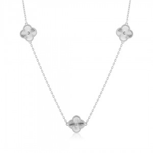 Naszyjnik srebrny pr. 925 z frezowanymi koniczynami